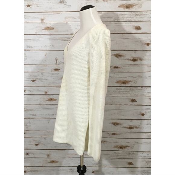 Lou & Grey Chunky Knit V Neck Sweater - Cream - Medium - Picture 2 of 11